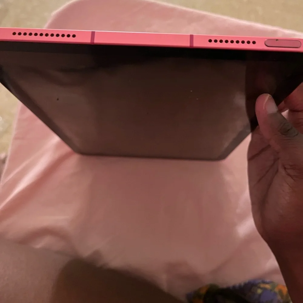 This is pink ipa d the fingerprint sensor doesn’t work still can turn iPad on